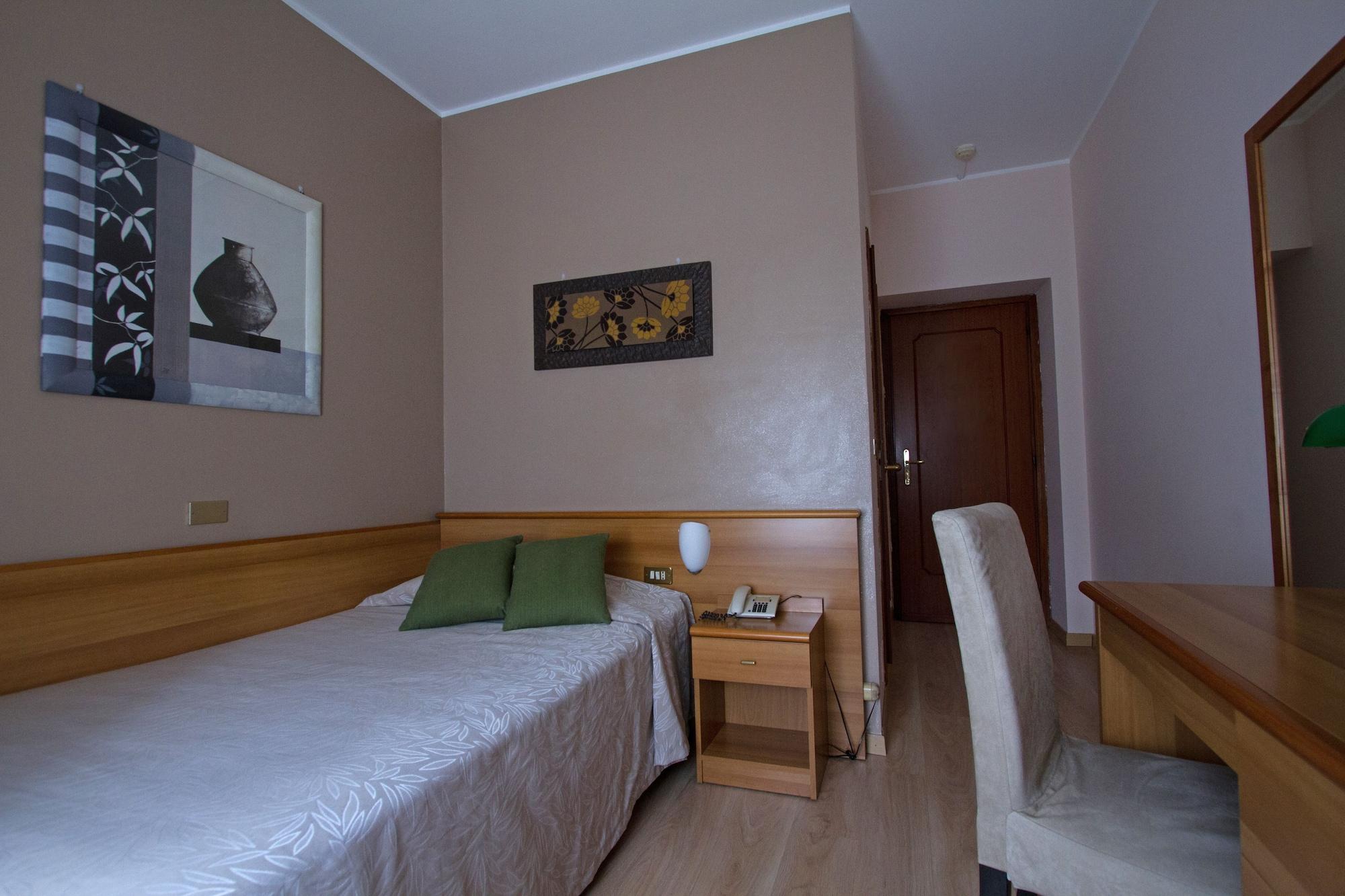Adriano Hotel 3*